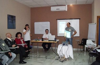 FEAFES-Andalucía celebra un curso para empoderar a personas con enfermedad mental.