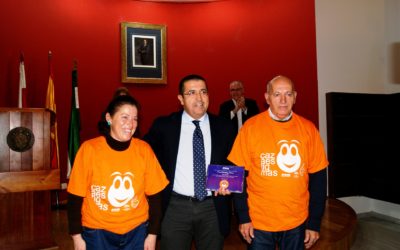 AFEMAC reconoce la labor a Manuel Fernández Toribio por su lucha a favor de la salud mental.