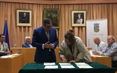 El Ayuntamiento de Vélez-Málaga firma un convenio pionero con medios de comunicación en señal de respeto a #SALUDMENTAL
